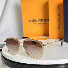 Picture of Louis Vuitton Sunglasses _SKUfw74861751fw